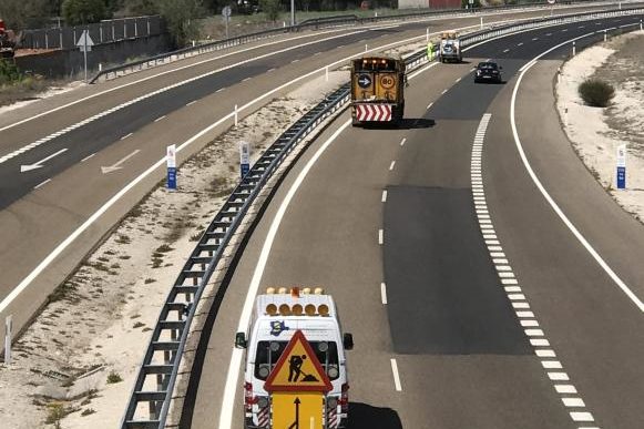 repintado-marcas-viales-simbolos-cebreados